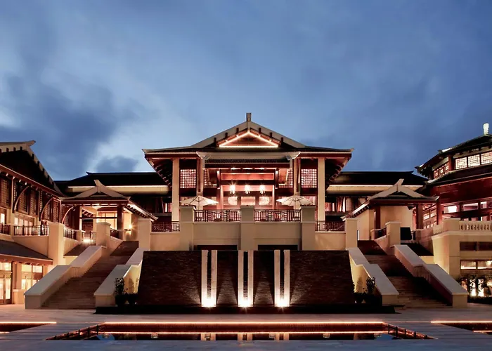 Romantic hotel: The Ritz-Carlton Sanya, Yalong Bay